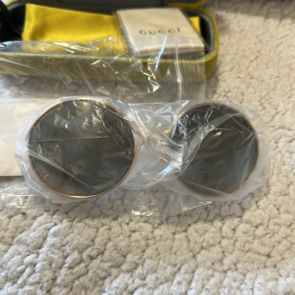 Gucci sunglasses - Picture 7 of 9